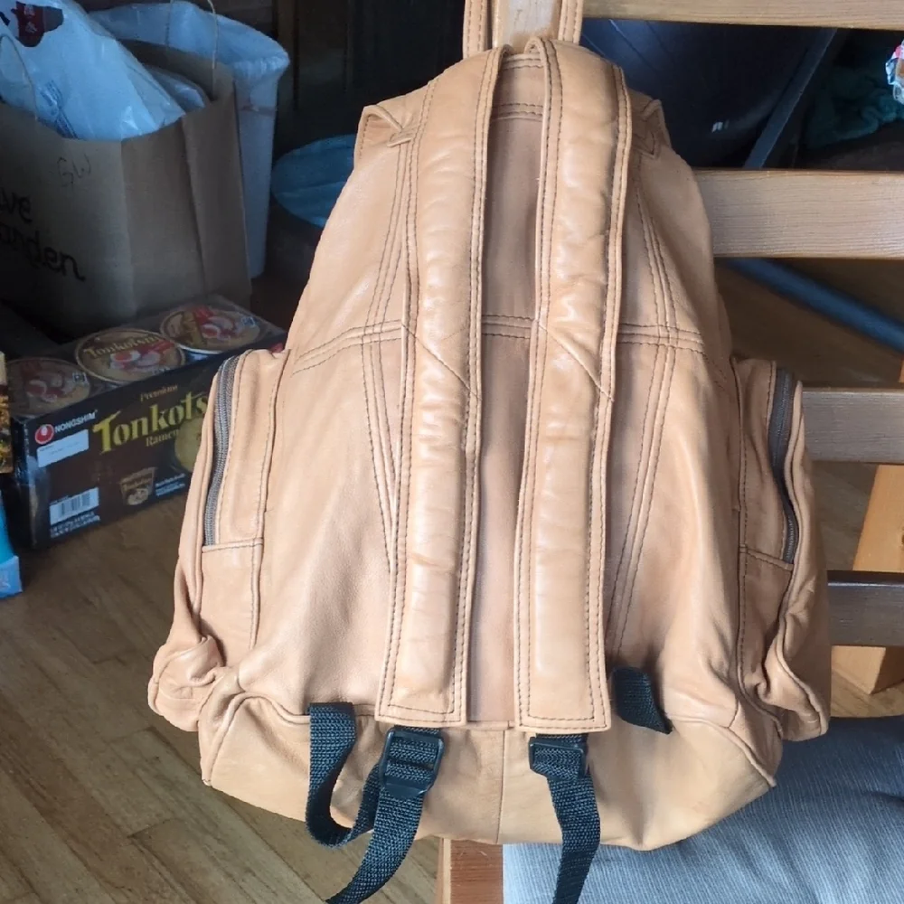 Hard Rock Cafe Tan Backpack with Classic Design - Picture 2 of 3